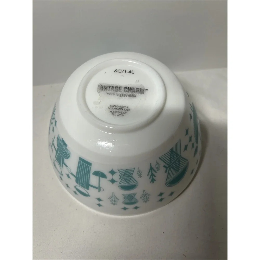 Pyrex this vintage