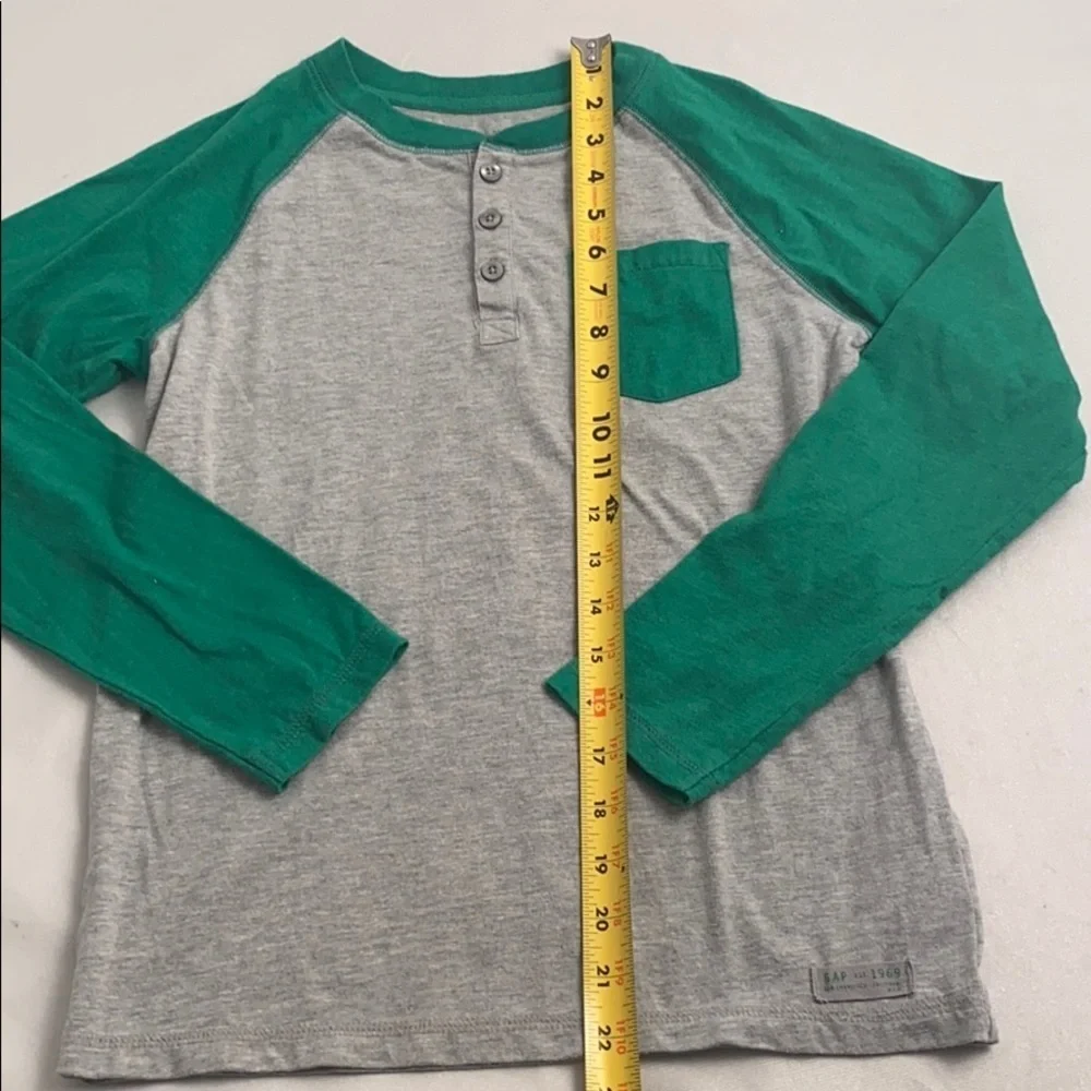 GAP gray green