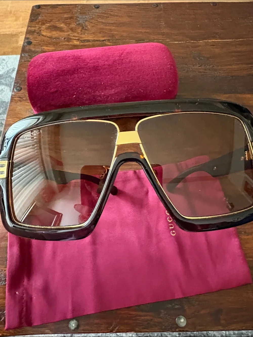 Gucci Oversize Tortoiseshell Frame Sunglasses with Gold Accents - Brown Lenses