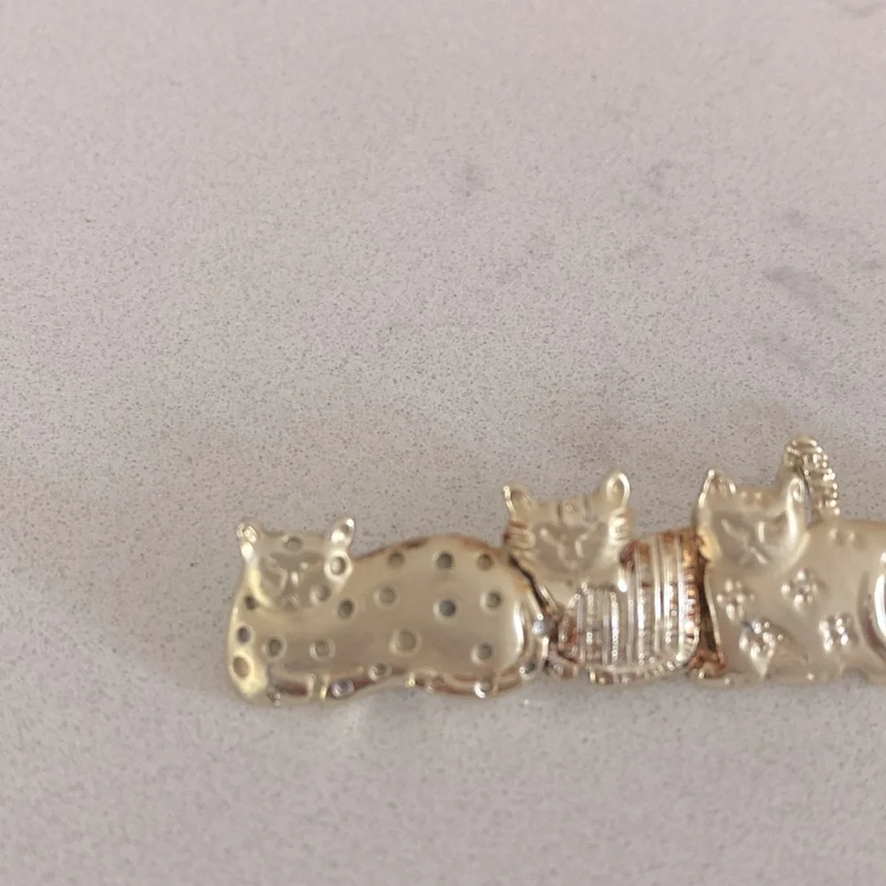 Gold Cat Brooch Five Artsy Sitting Cats Pin