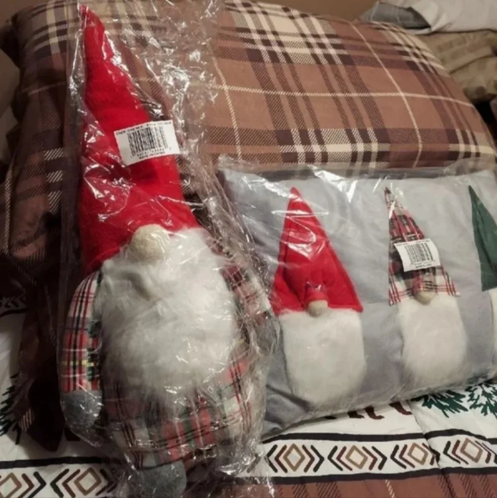 Christmas Gnomes bnwt farmhouse