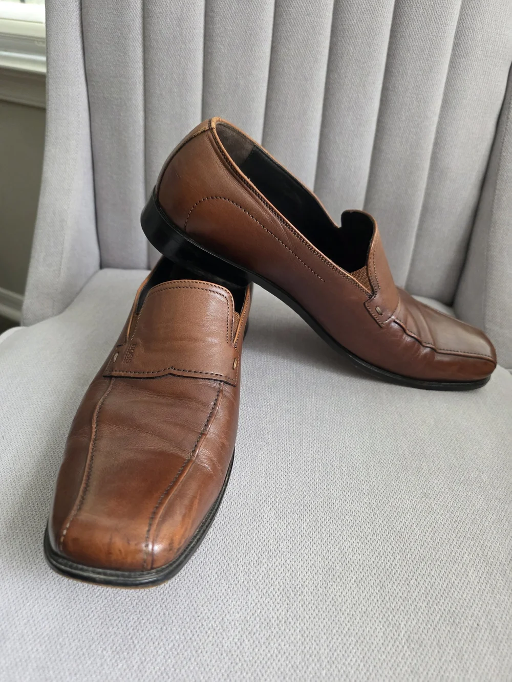 Boss Hugo Boss Men's Tan Brown Leather Slip-On Loafers 9.5 Used.