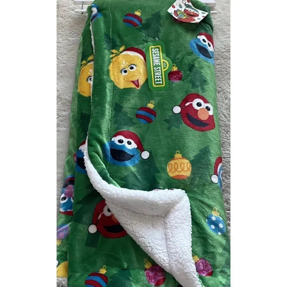 Sesame Street Christmas W/Sherpa Throw Blanket  Elmo Cookie Monster Big Bird NEW