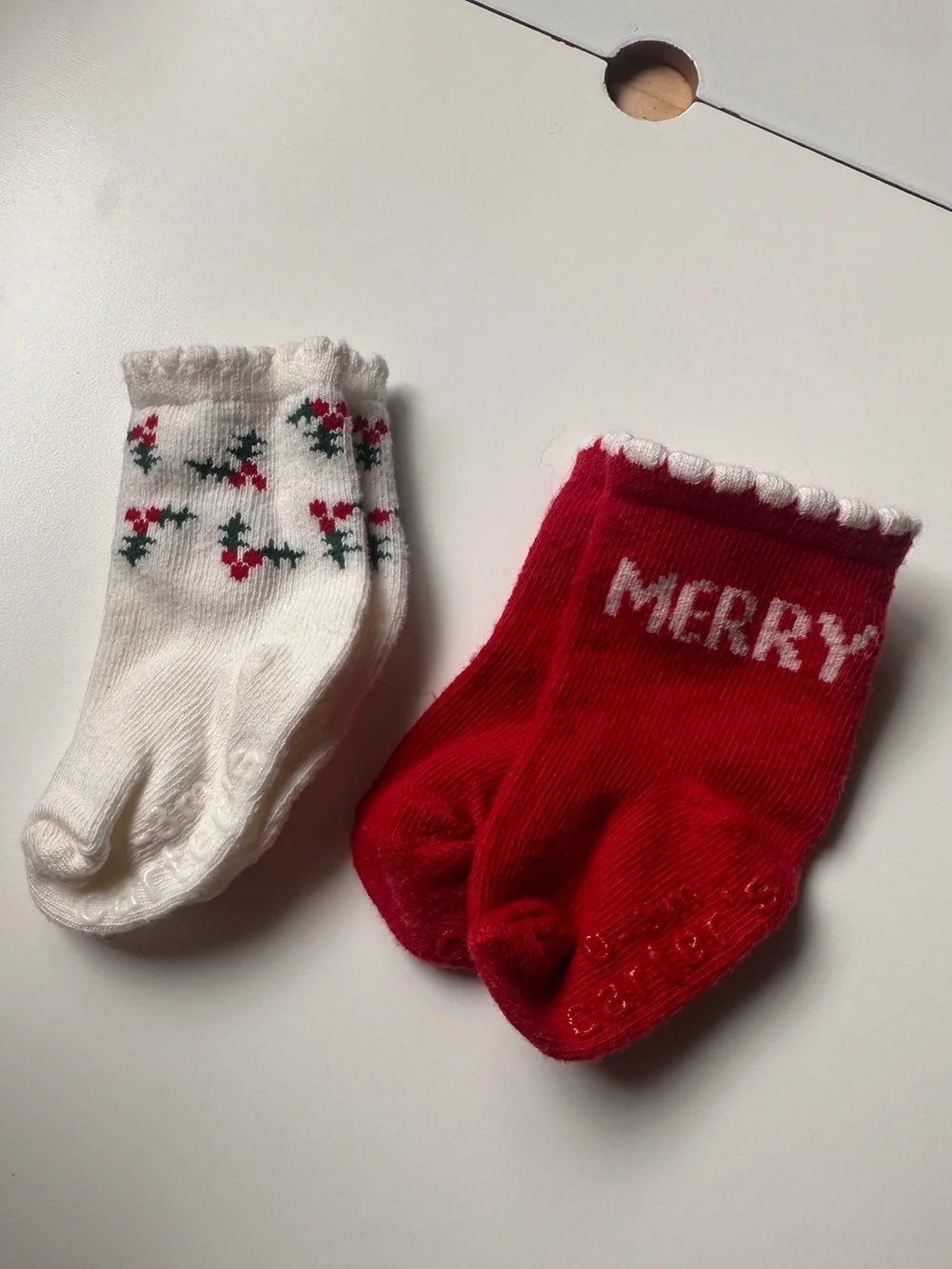 Carter’s Baby Holiday Christmas Socks Red Merry Holly 0-3m