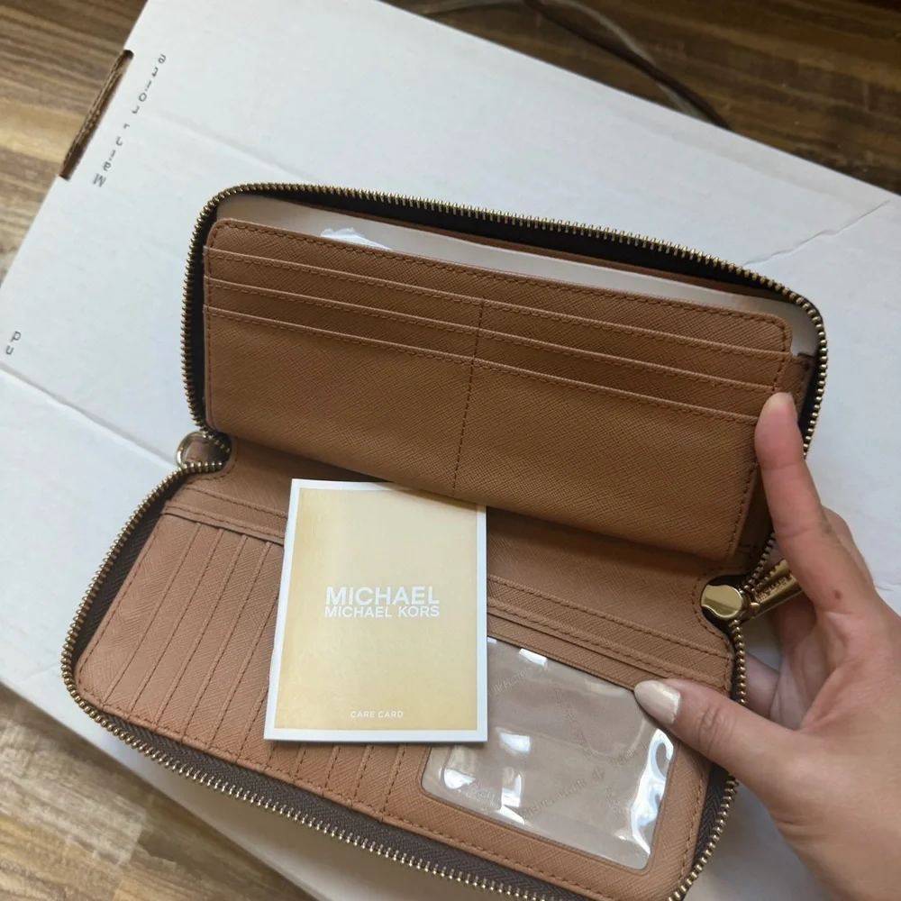 Michael Kors card logo