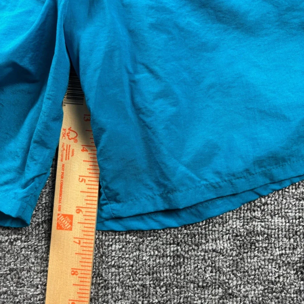 Speedo features small