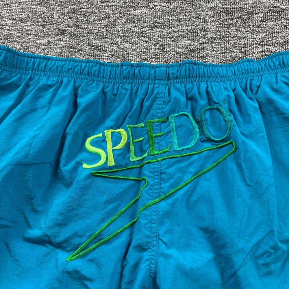 Speedo features small