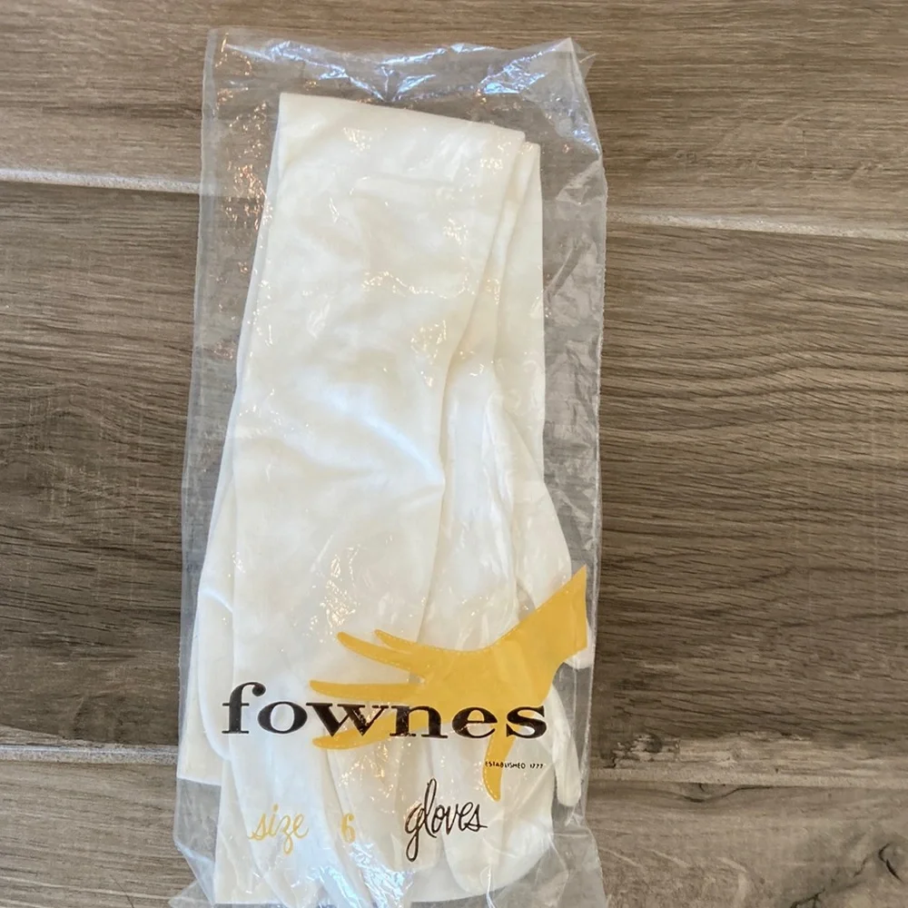 Vintage Fownes 6 opera length gloves