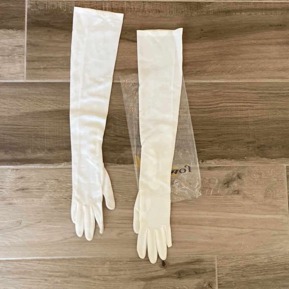Vintage Fownes 6 opera length gloves