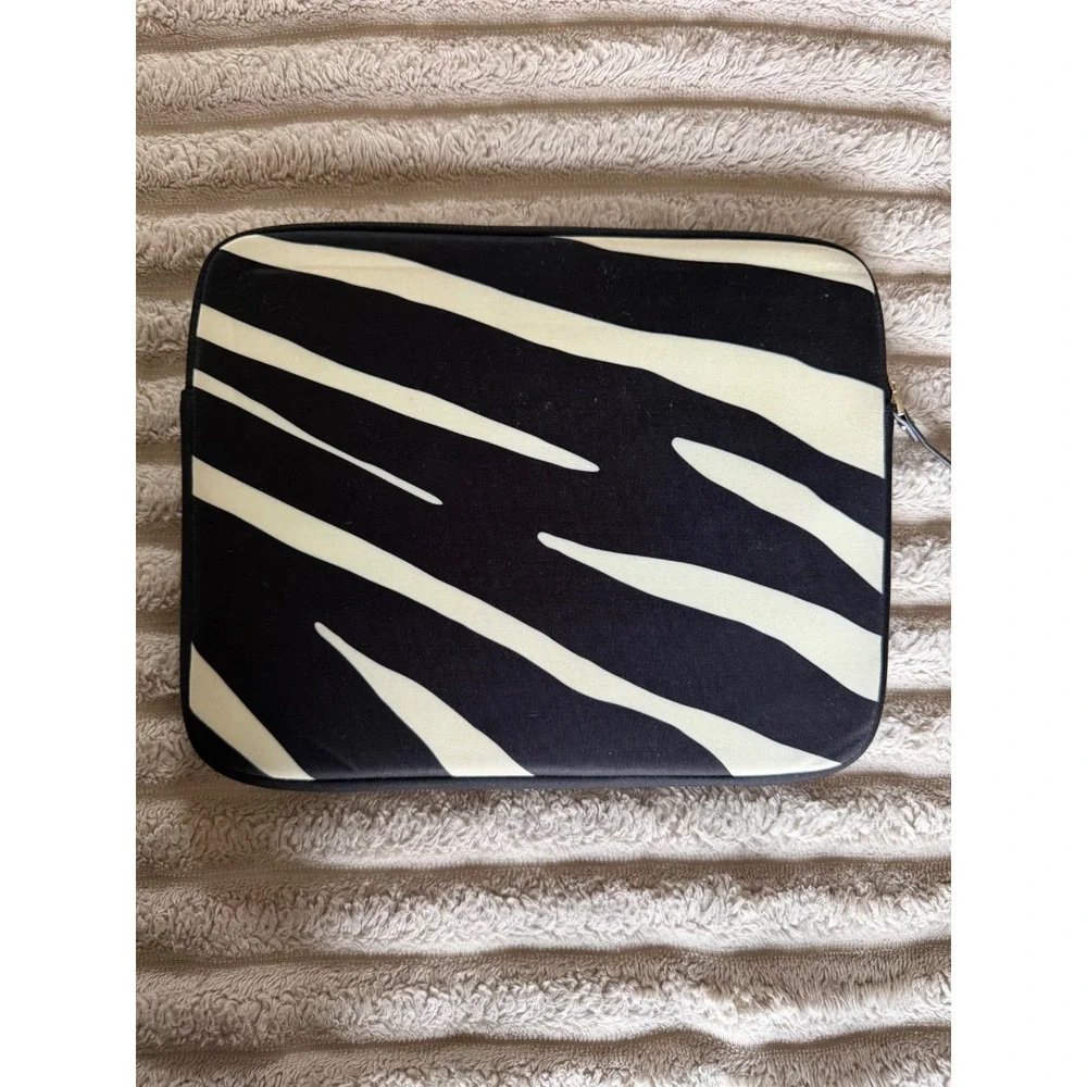 Kate Spade Zebra Print Laptop Tablet Sleeve Bag Black White‎ Purple Interior