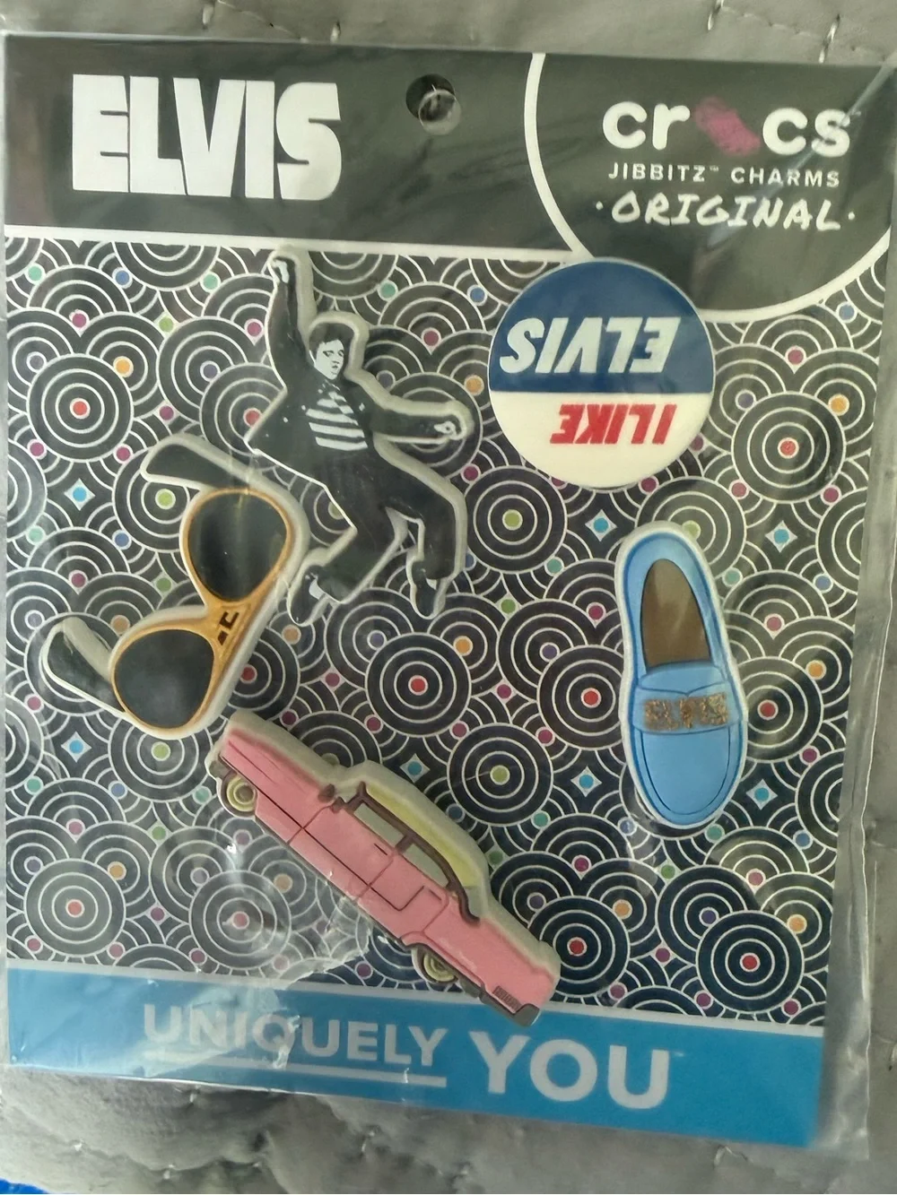 CROCS Elvis Jibbitz Charm Set – Black, Pink, Blue, Yellow