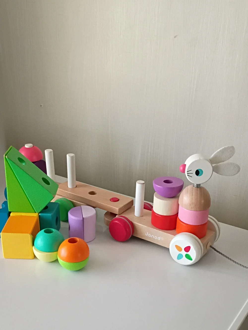 ALL ABOARD THE ANIMAL TRAIN - Stack The Wood Blocks Mix And Match