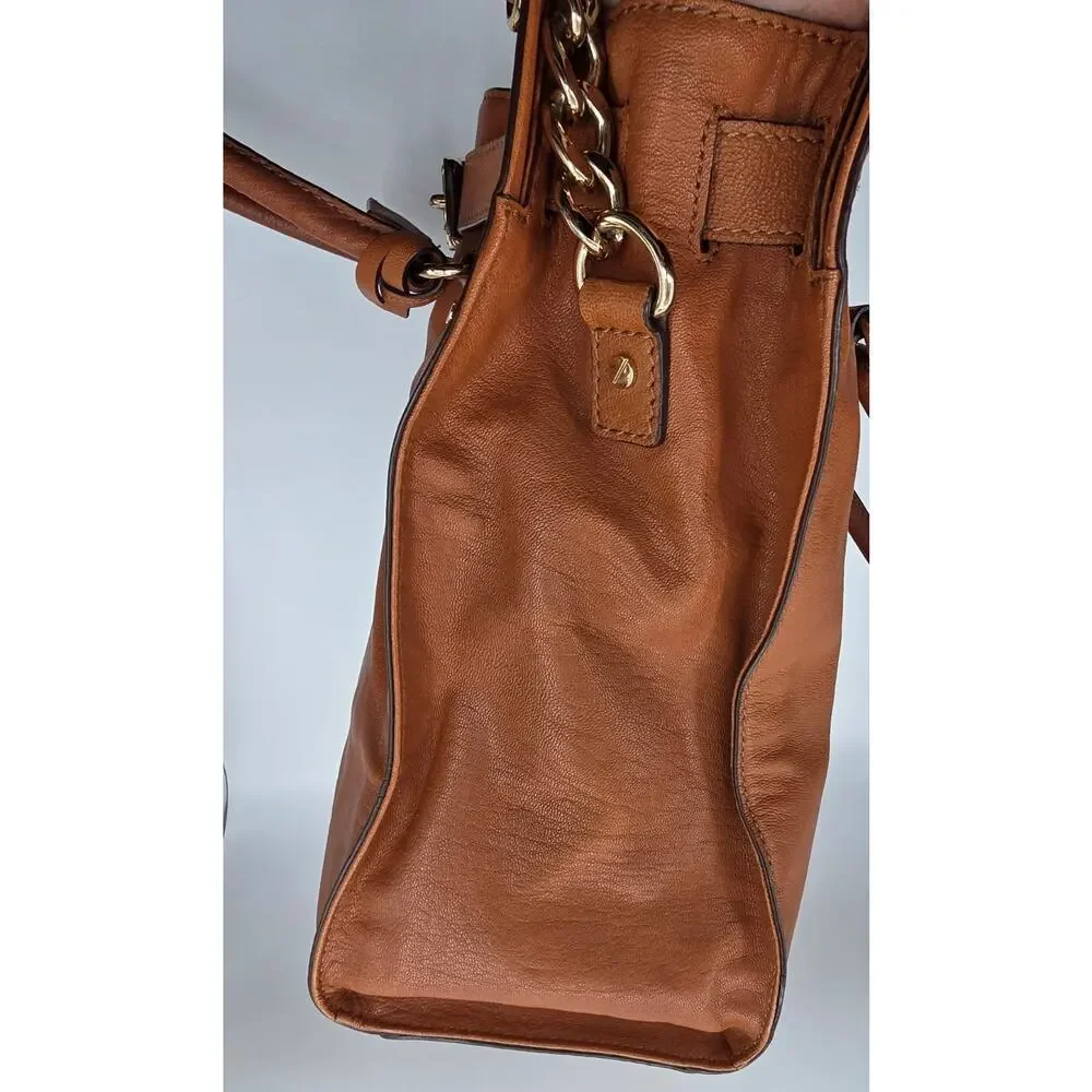 Michael Kors nothing key exterior