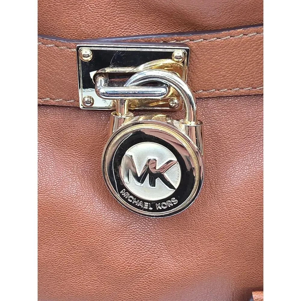 Michael Kors shines exterior this