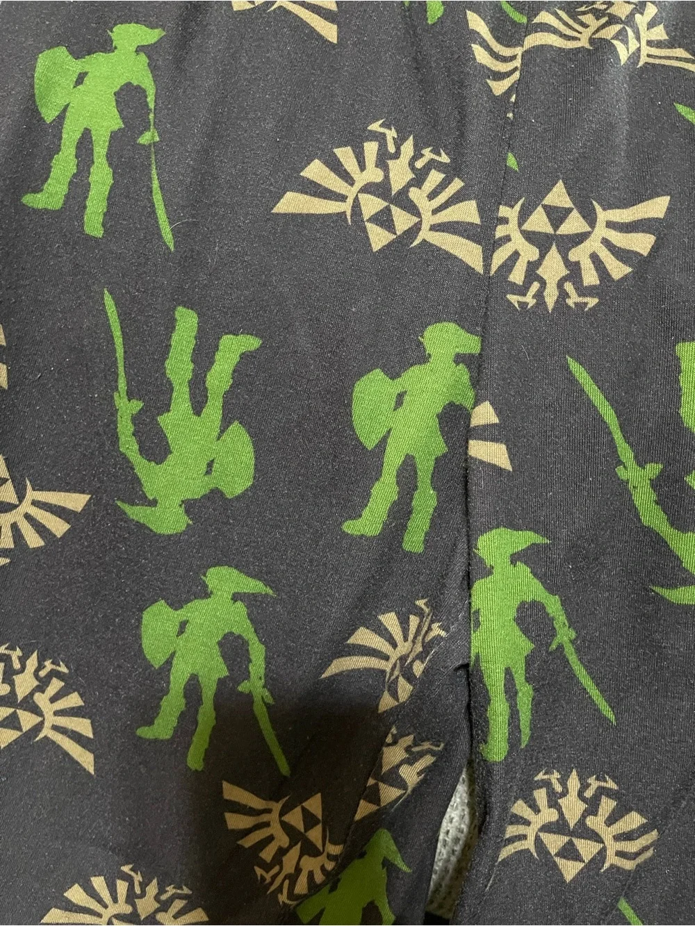 N/A comfortable black