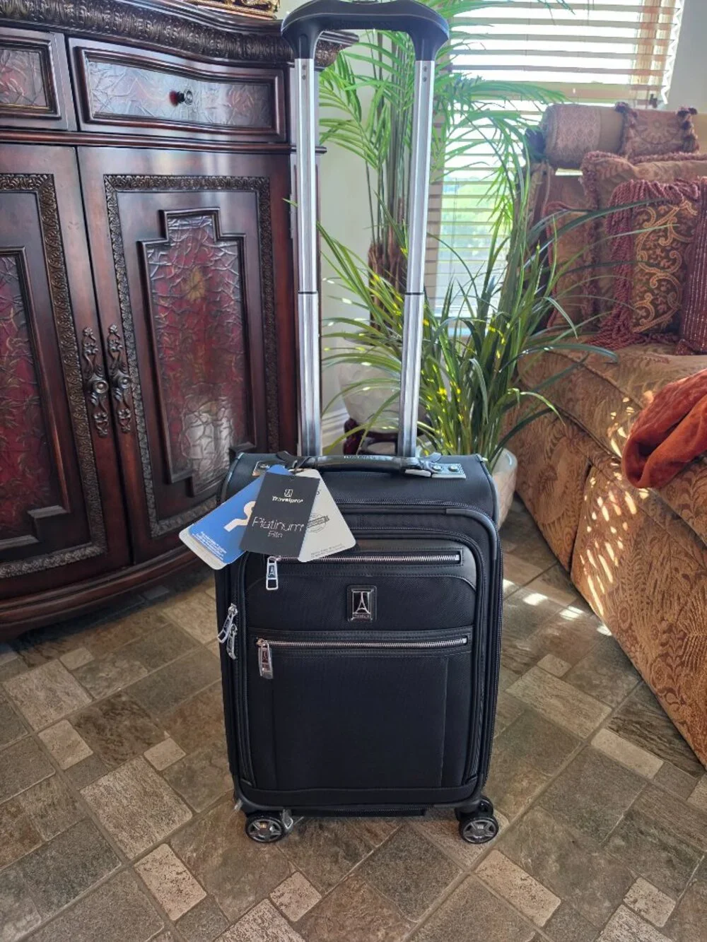 Travelpro 360° magnatrac®