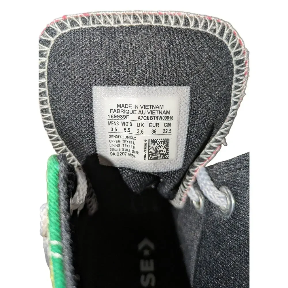 Converse Chuck Taylor Sneakers Size 3.5 SUMMER CLEARANCE SALE - MAKE ME AN OFFER
