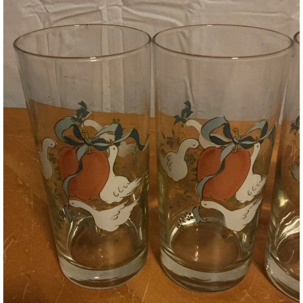 Set of 4 Vintage International 