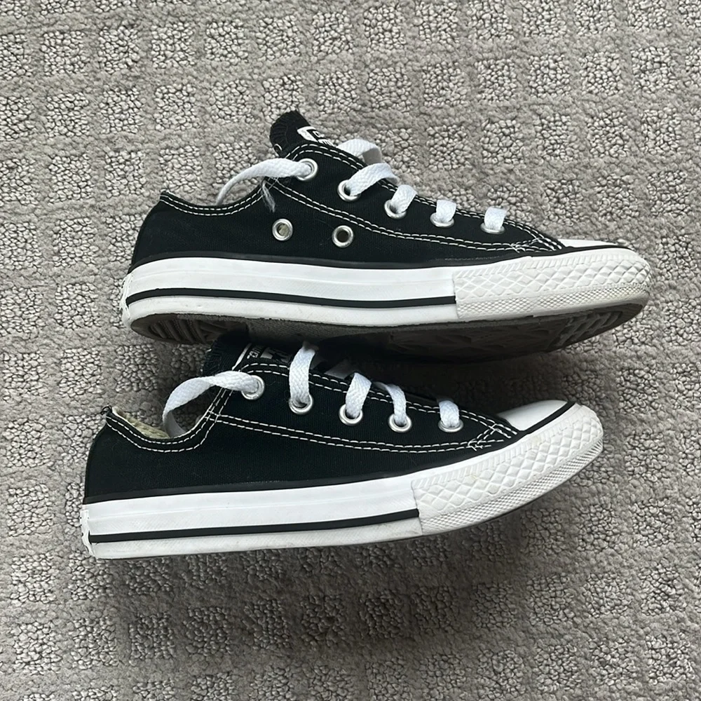Converse All Star Chuck Taylor Low Top Sneakers Black and White Youth 13