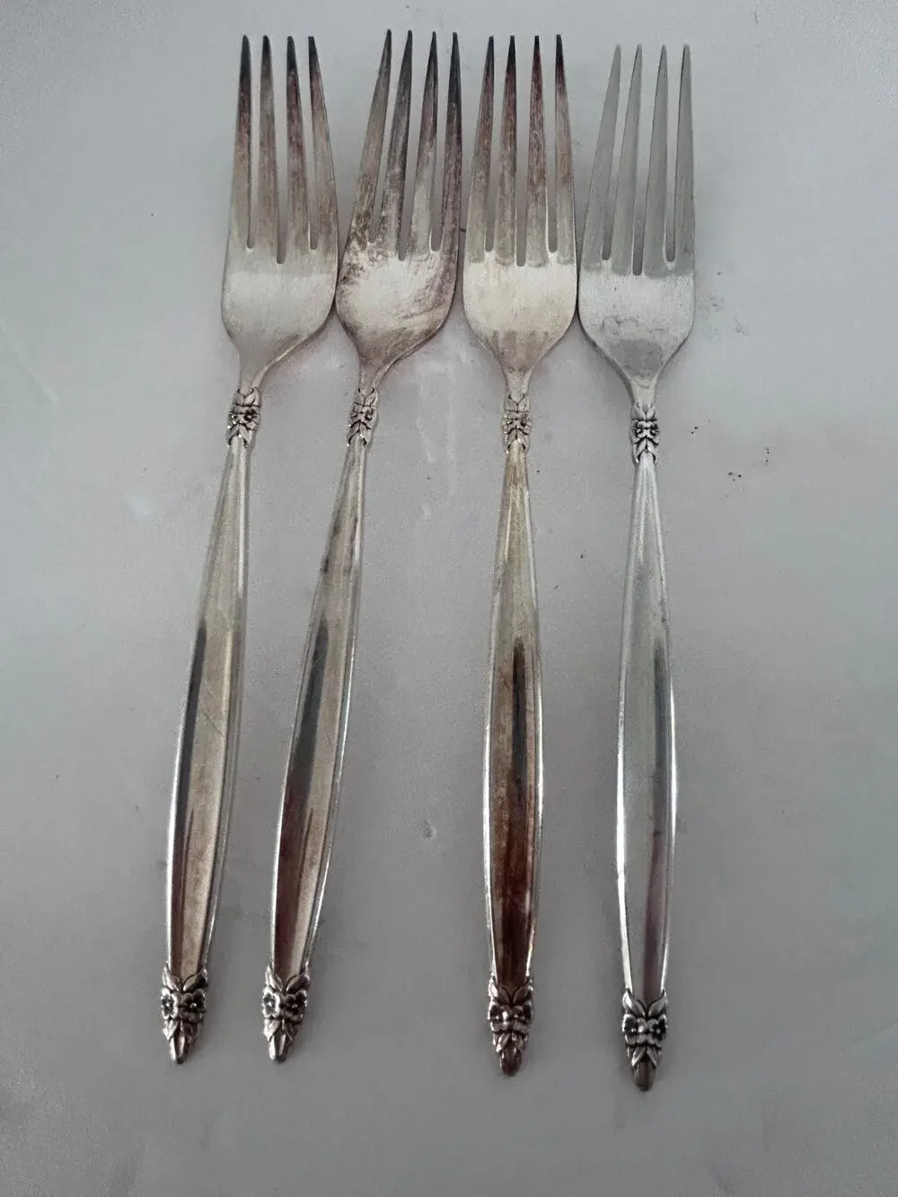 1847 Rogers Bros GARLAND International Silver Plate Flatware 4 Dinner Forks