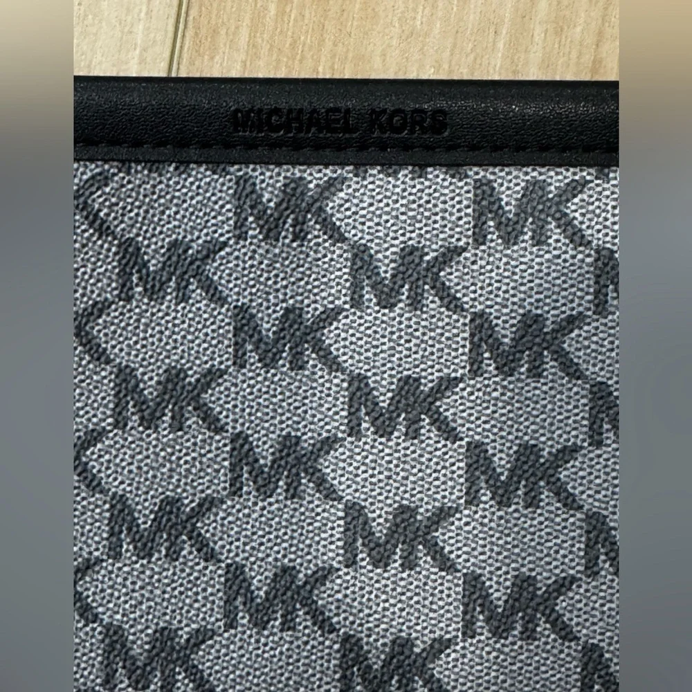 Michael Kors chic michael
