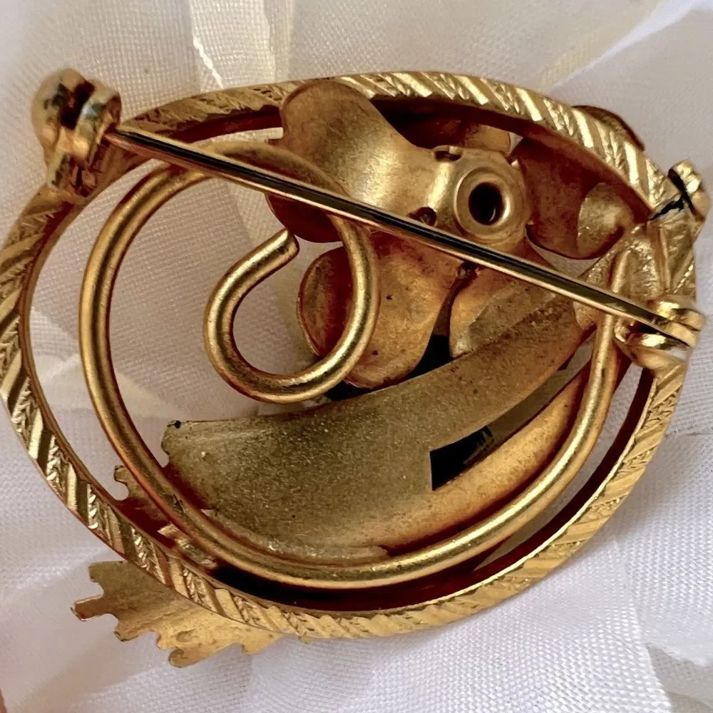 Vintage Gold Tone Faux Pearl Flower Brooch Size 1.5”