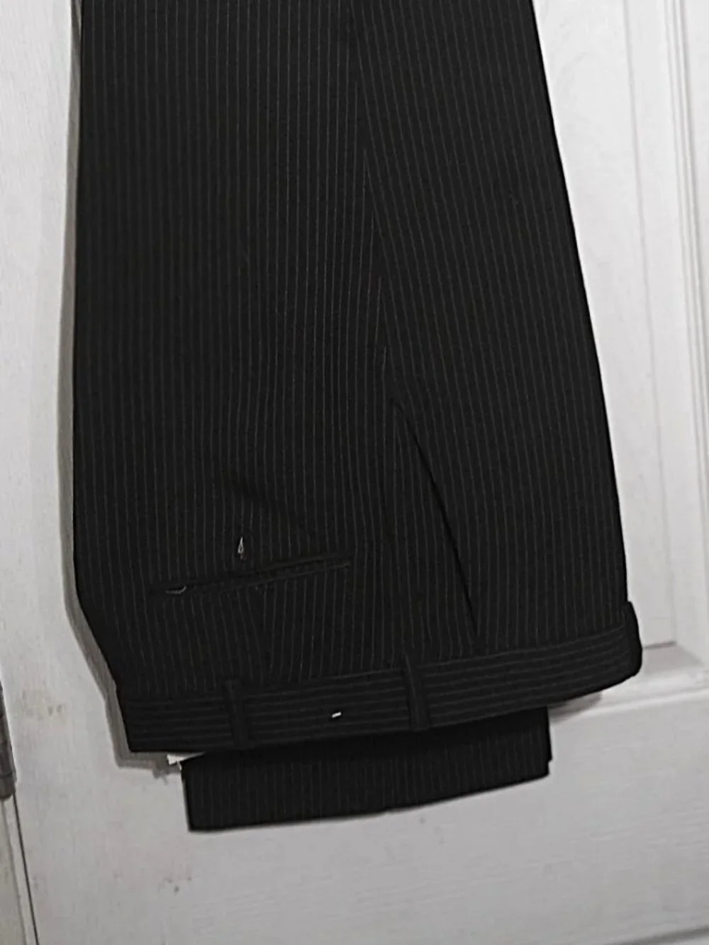 Amesbury Men Charcoal Pinstripe 2 Piece Suit  40L