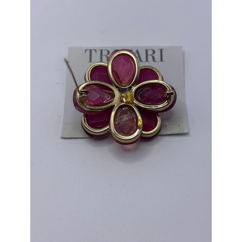 Trifari‎ Pink Flower Brooch Gold Tone Magenta Fuchsia Petal Rhinestone Vintage