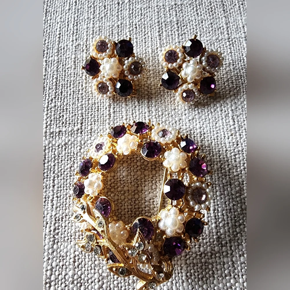 Vintage Gold and Purple Floral Brooch with Circular Design