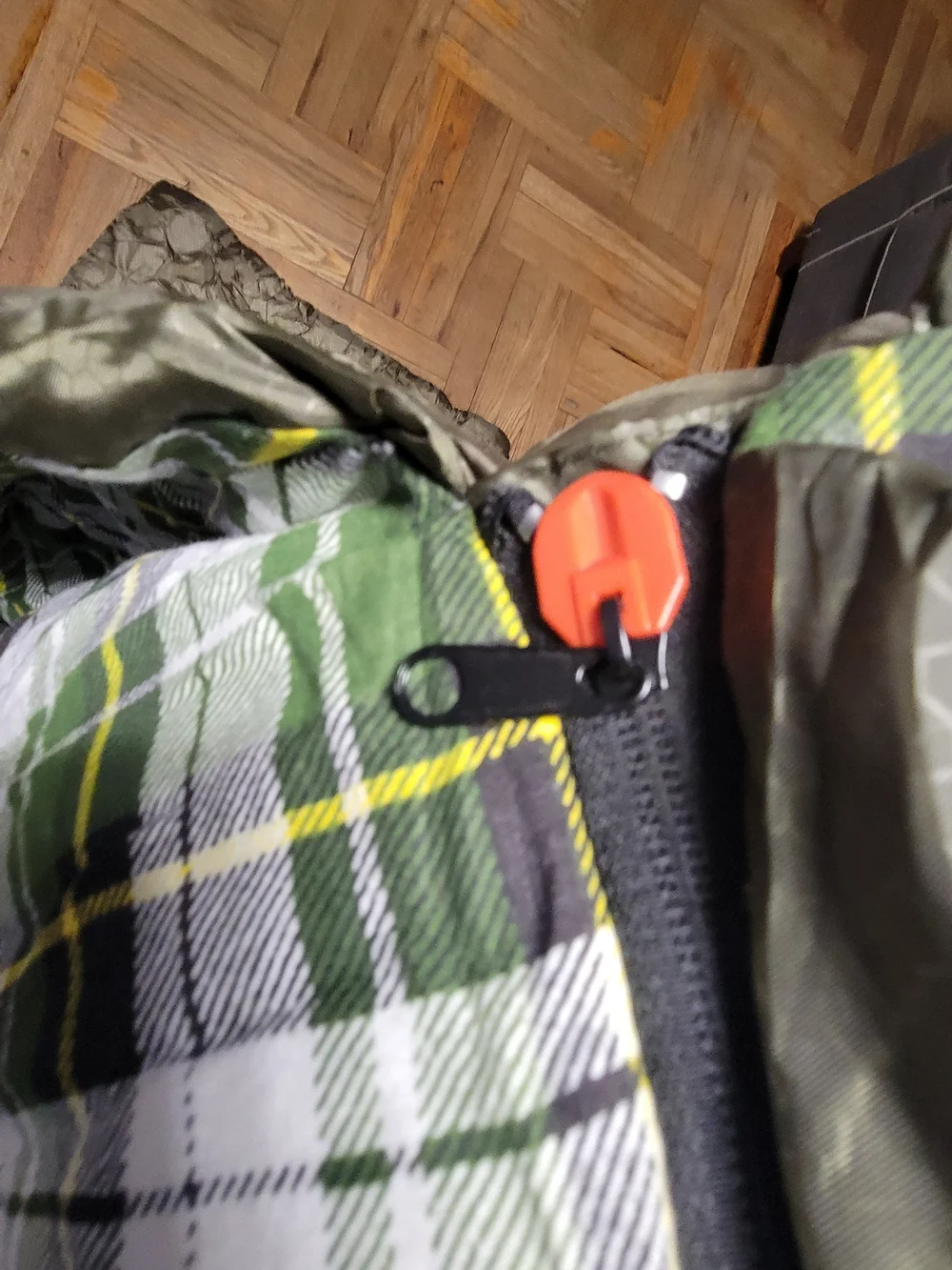 Poedpore Olive Green Plaid Lined Sleeping Bag Blanket