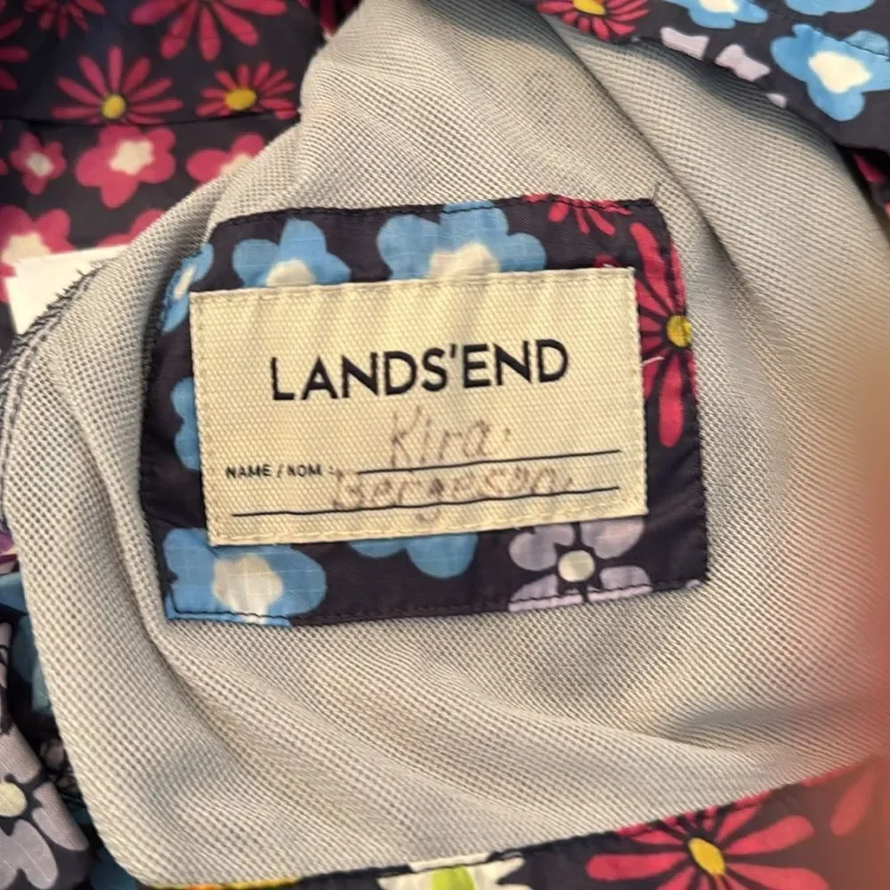 Lands End 12 pockets
