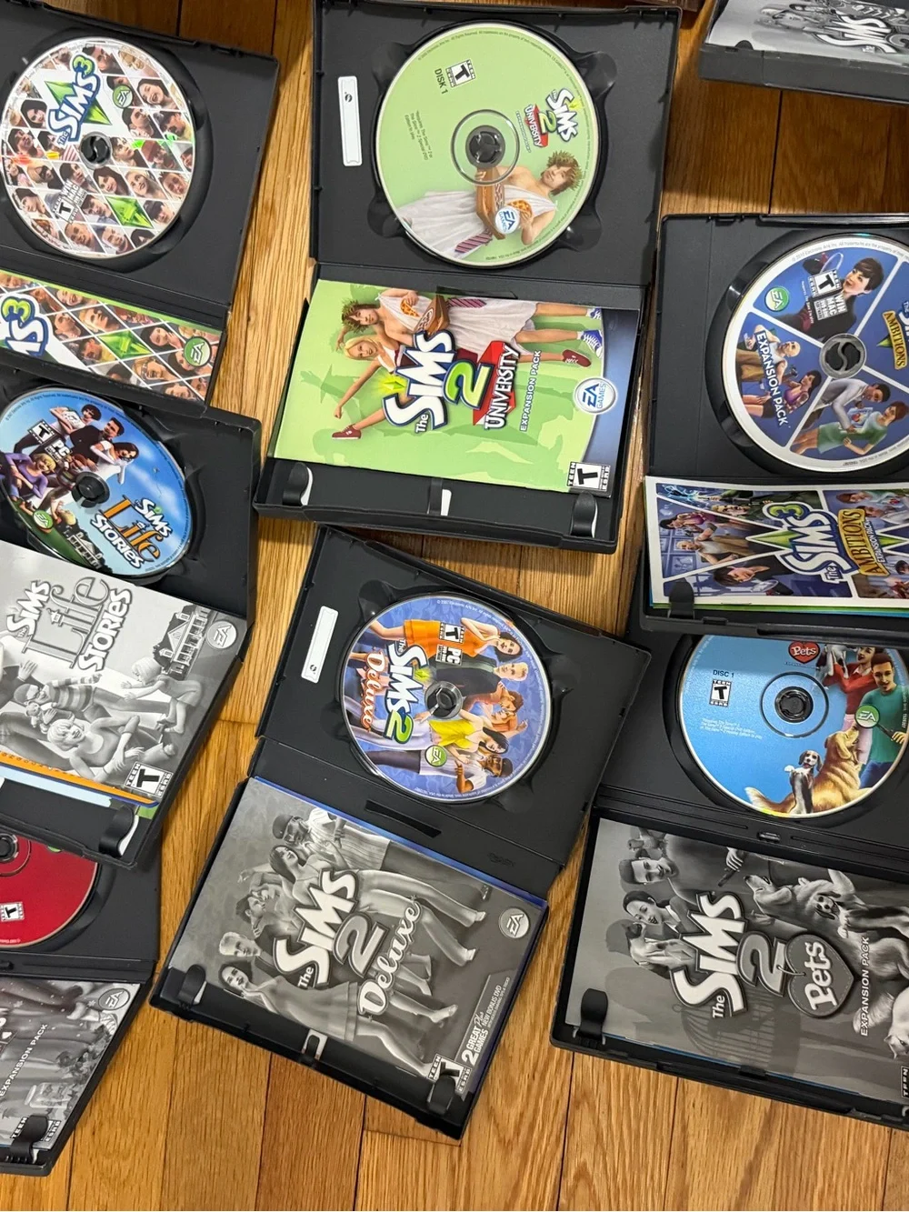 The Sims 2 PC  Game With Expansion Packs CD-ROM  Bundle Lot Sims 3 Pets Etc