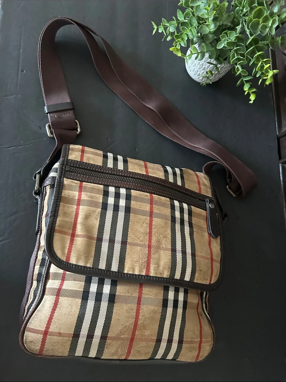 N/A stylish beige