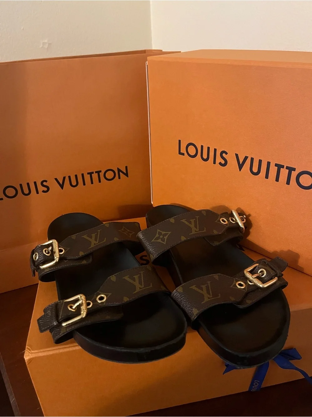 Louis Vuitton packaging signature dust