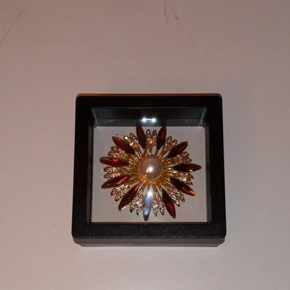 Vintage Floral Pearl Brooch
