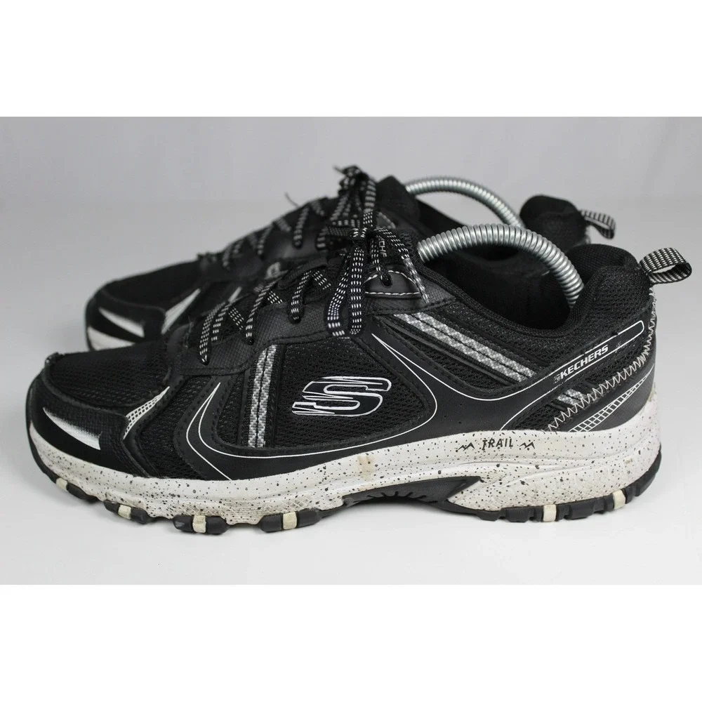Skechers day terrains feature