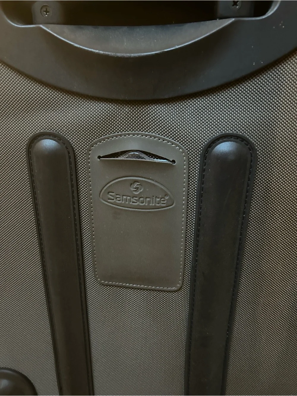 Samsonite selling genuine
