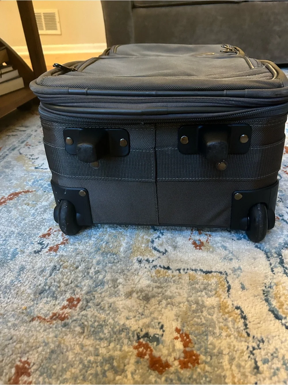 Samsonite selling genuine
