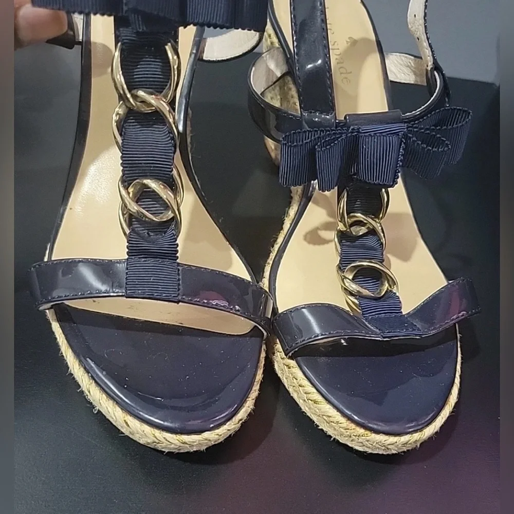 UEC KATE SPADE PATENT NAVY BLUE 3.5” WEDGE ESPADRILLE GOLD HARDWARE SZ 9 PERFECT