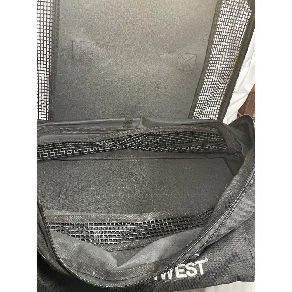 Southwest Airlines Approved Pet Carrier Vented 19x12x12 w/ Document Pouch