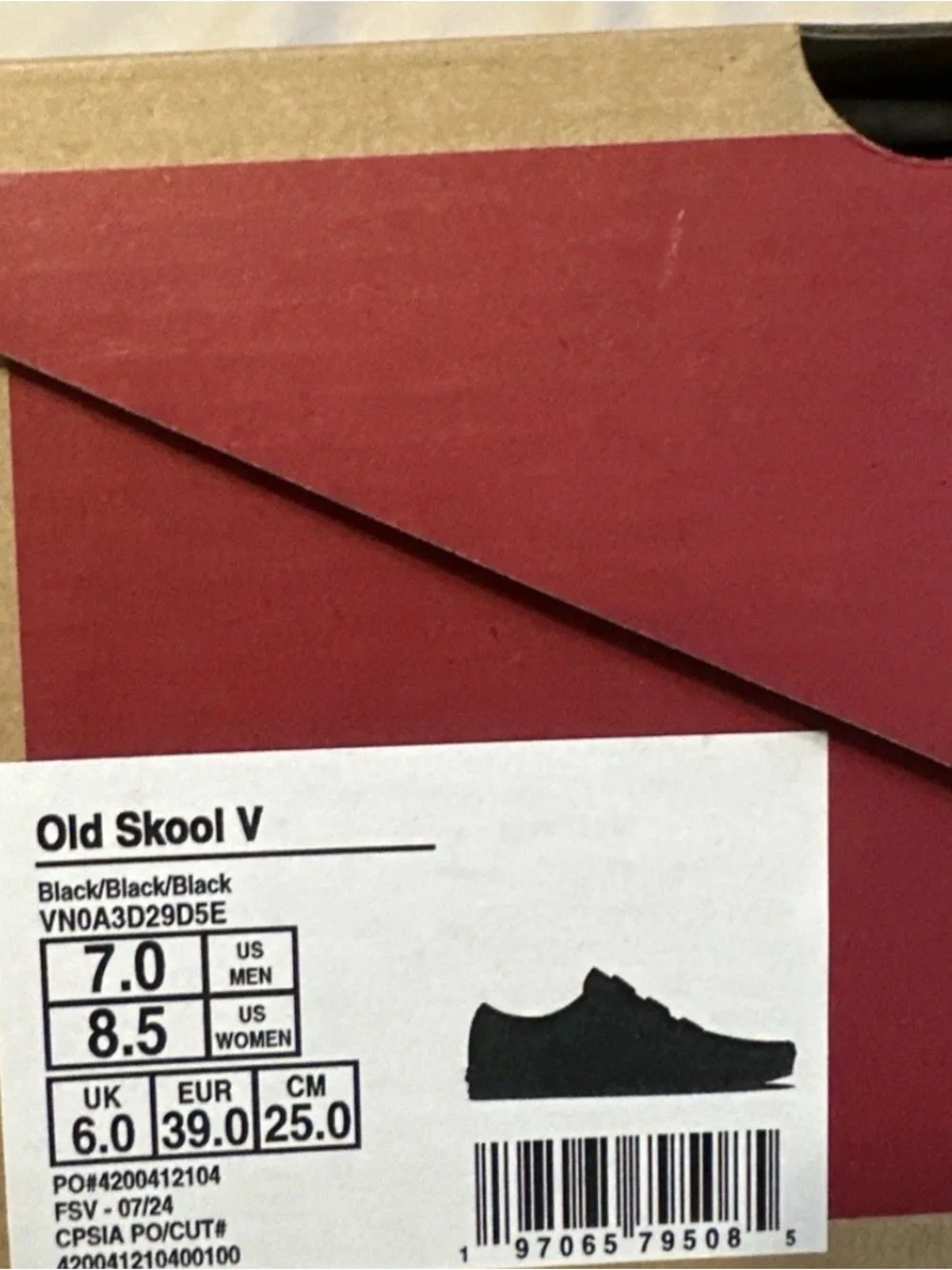 Vans classic silhouette