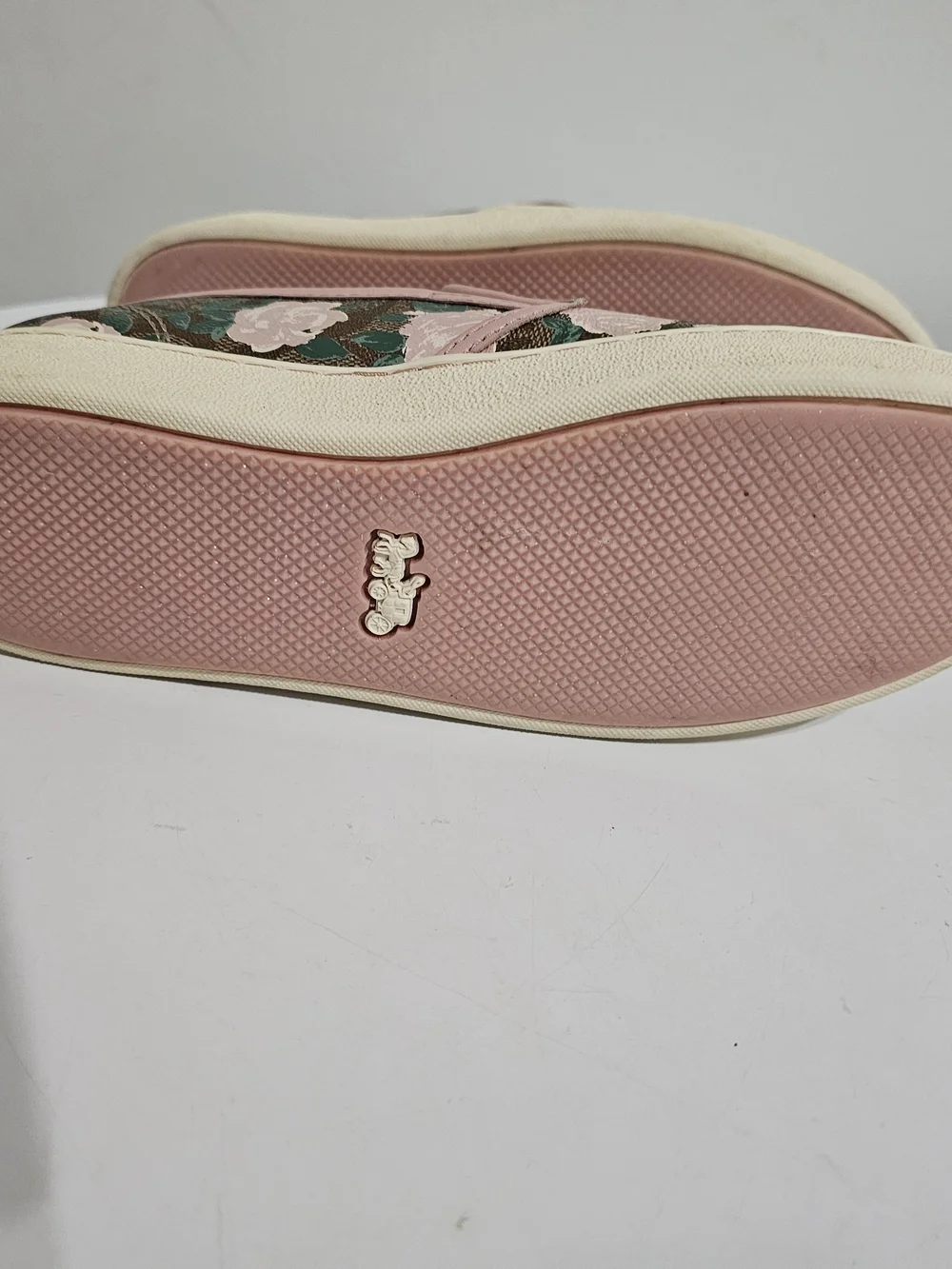 Coach trim rose box