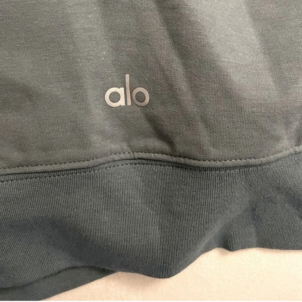 ALO Yoga cropped layering hood
