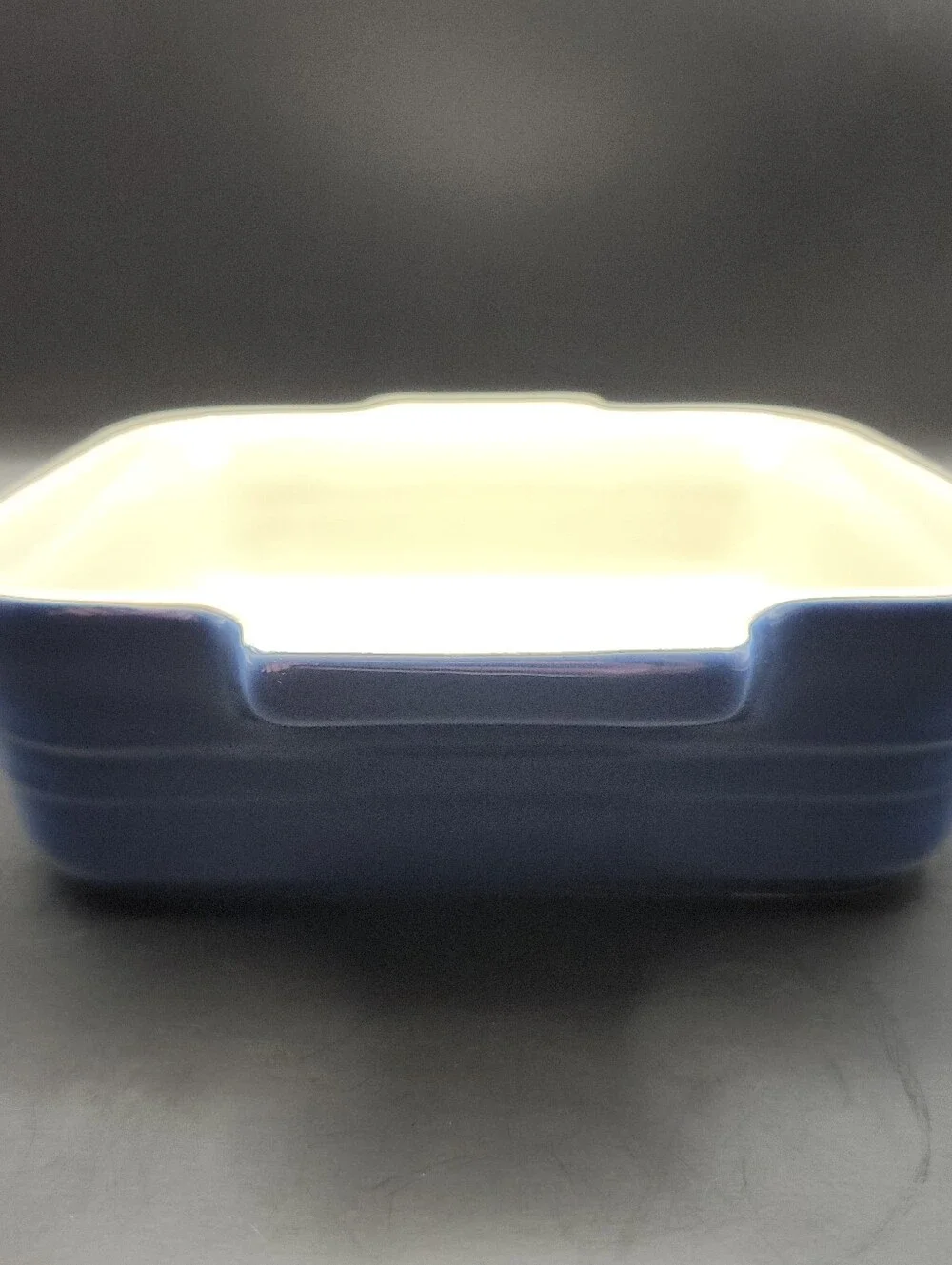 Le Creuset part baker detail