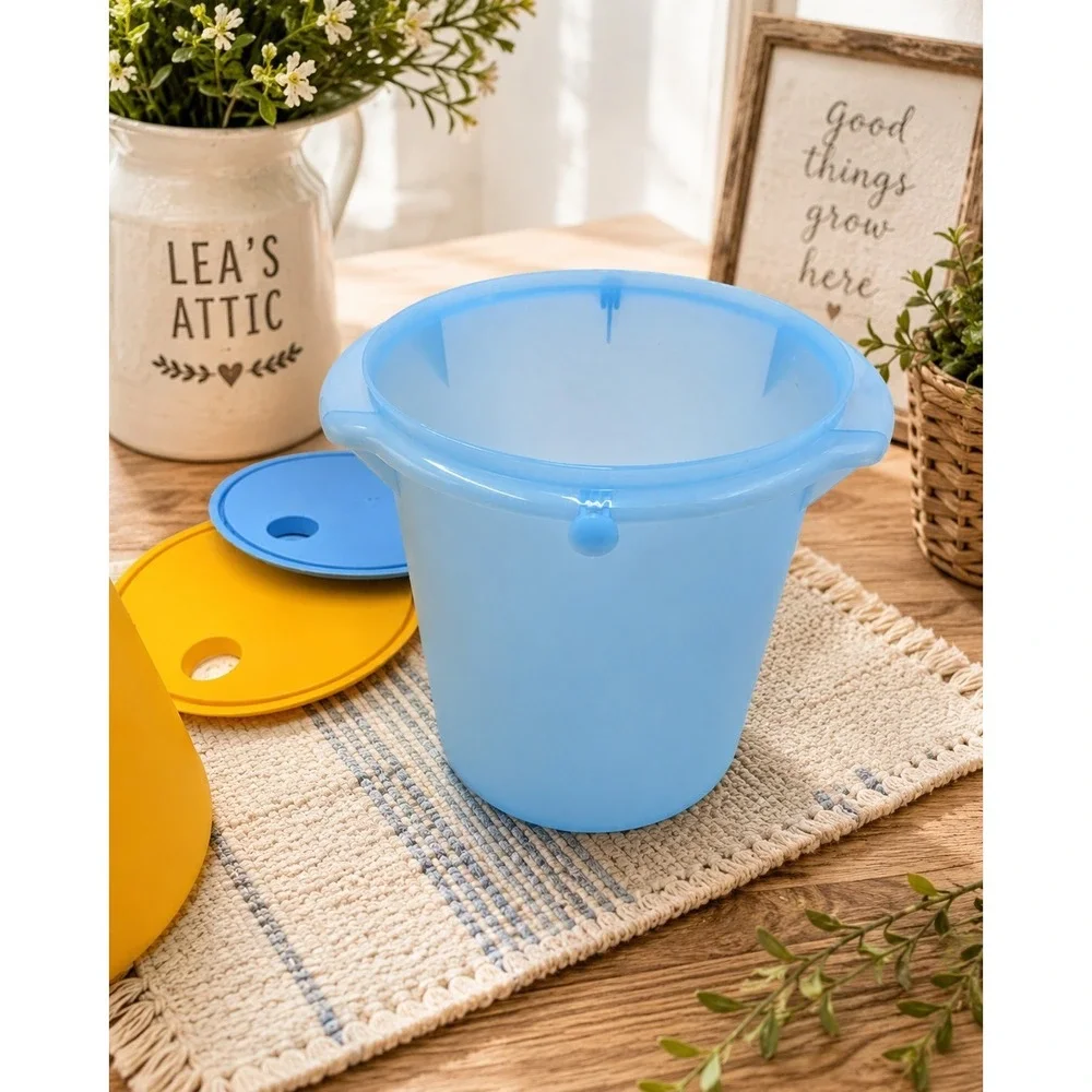 Tupperware product set