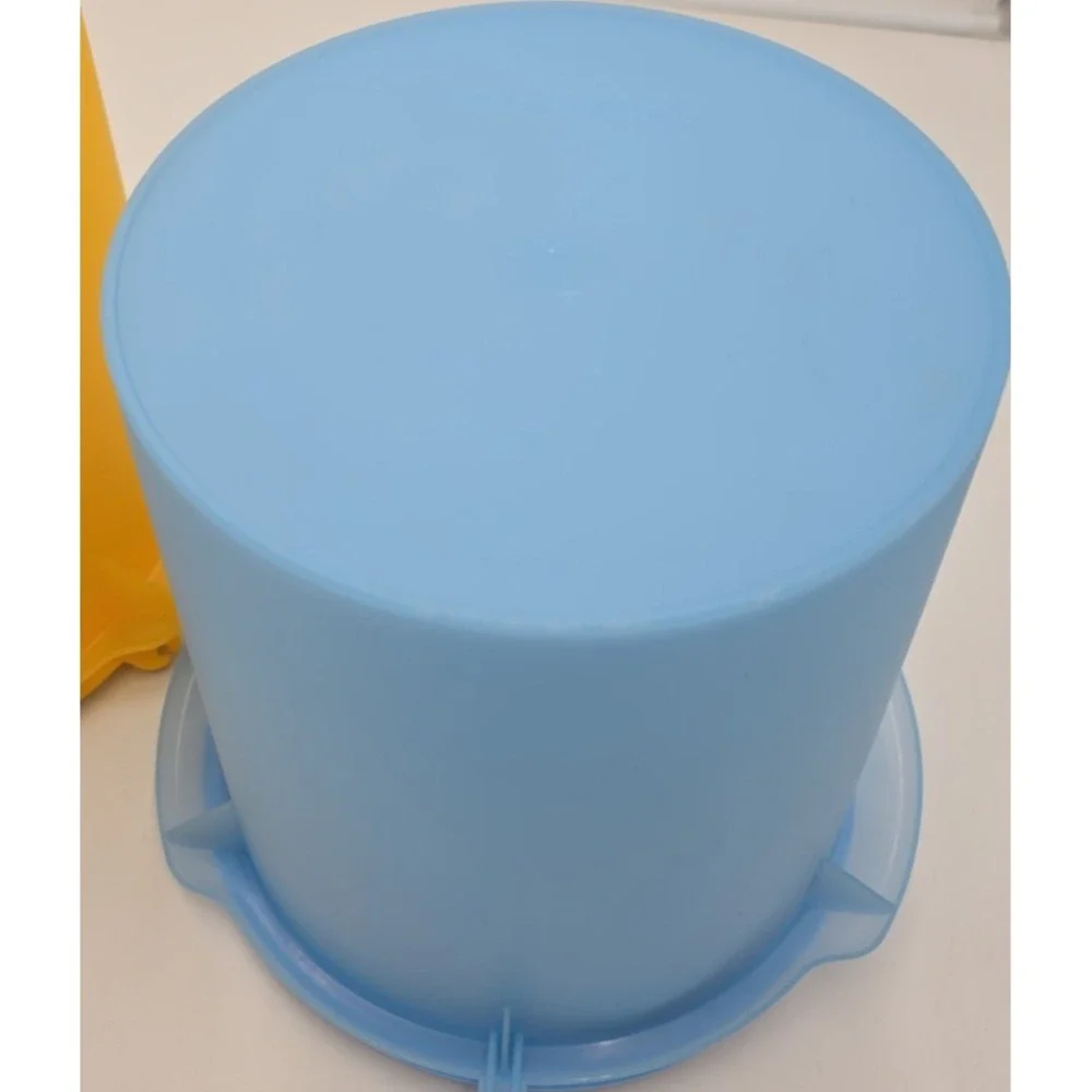 Tupperware product set