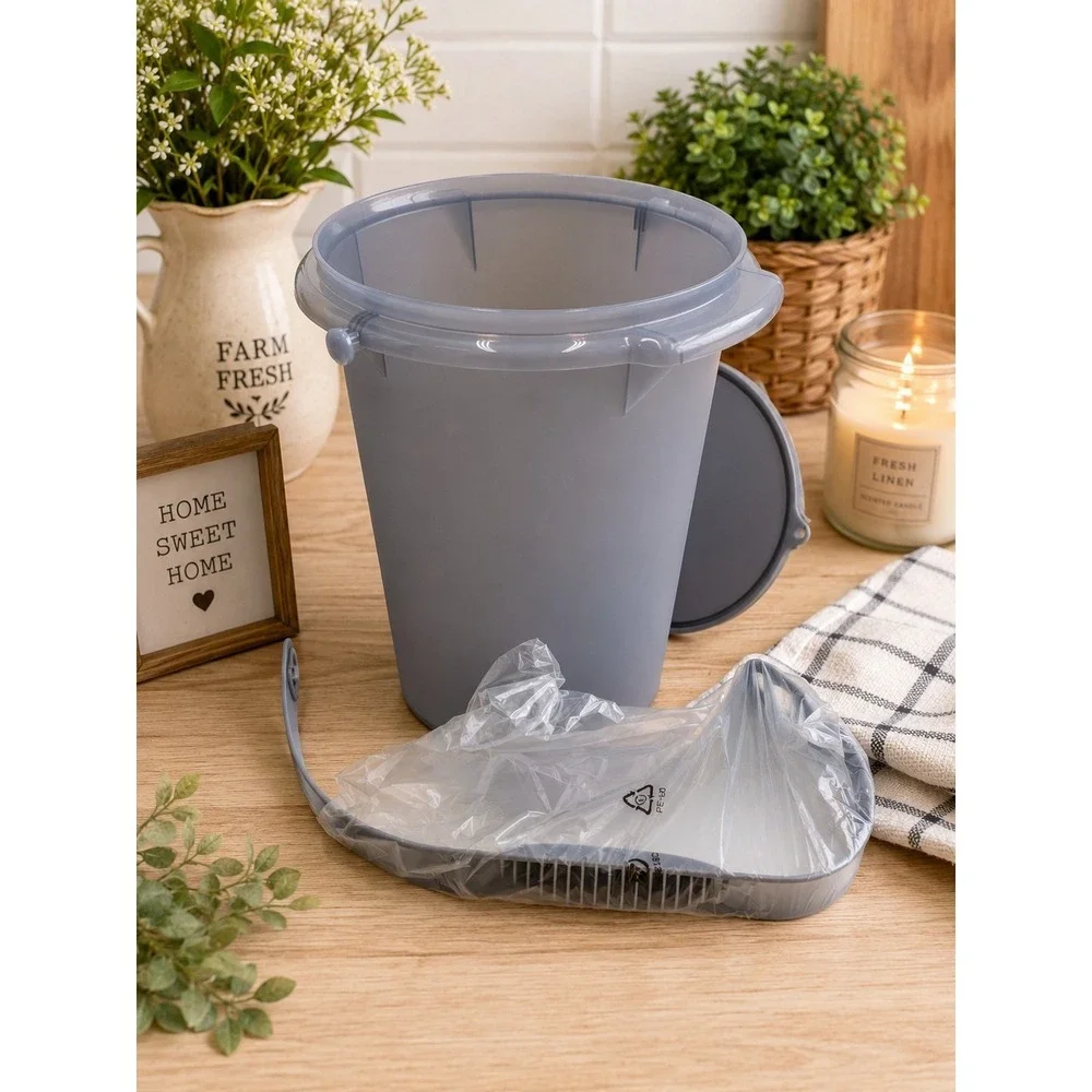 Tupperware bucket container