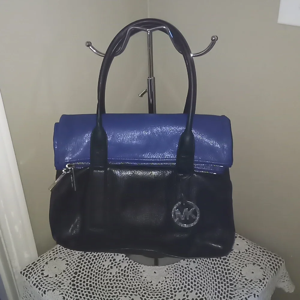 Michael Kors Tippi Large Satchel Bag Purse Handbag in Black & Sapphire
