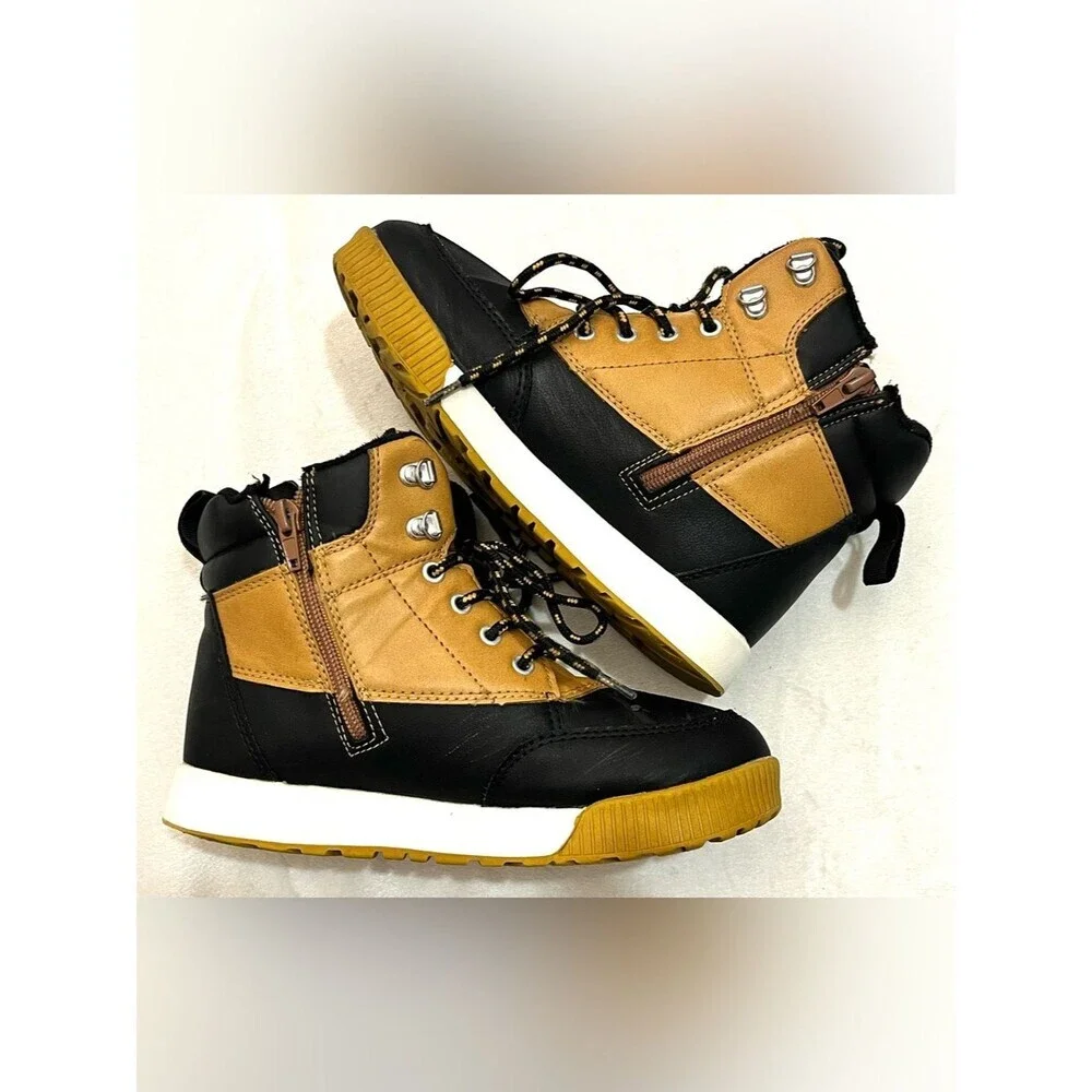 Wonder Nation Boys Kids Tan and Black Skid Water Resistant Ankle Duck Boots 3