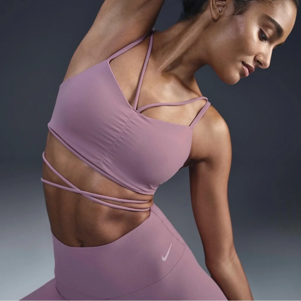 Nike Women's Zenvy Strappy Wrap Bra